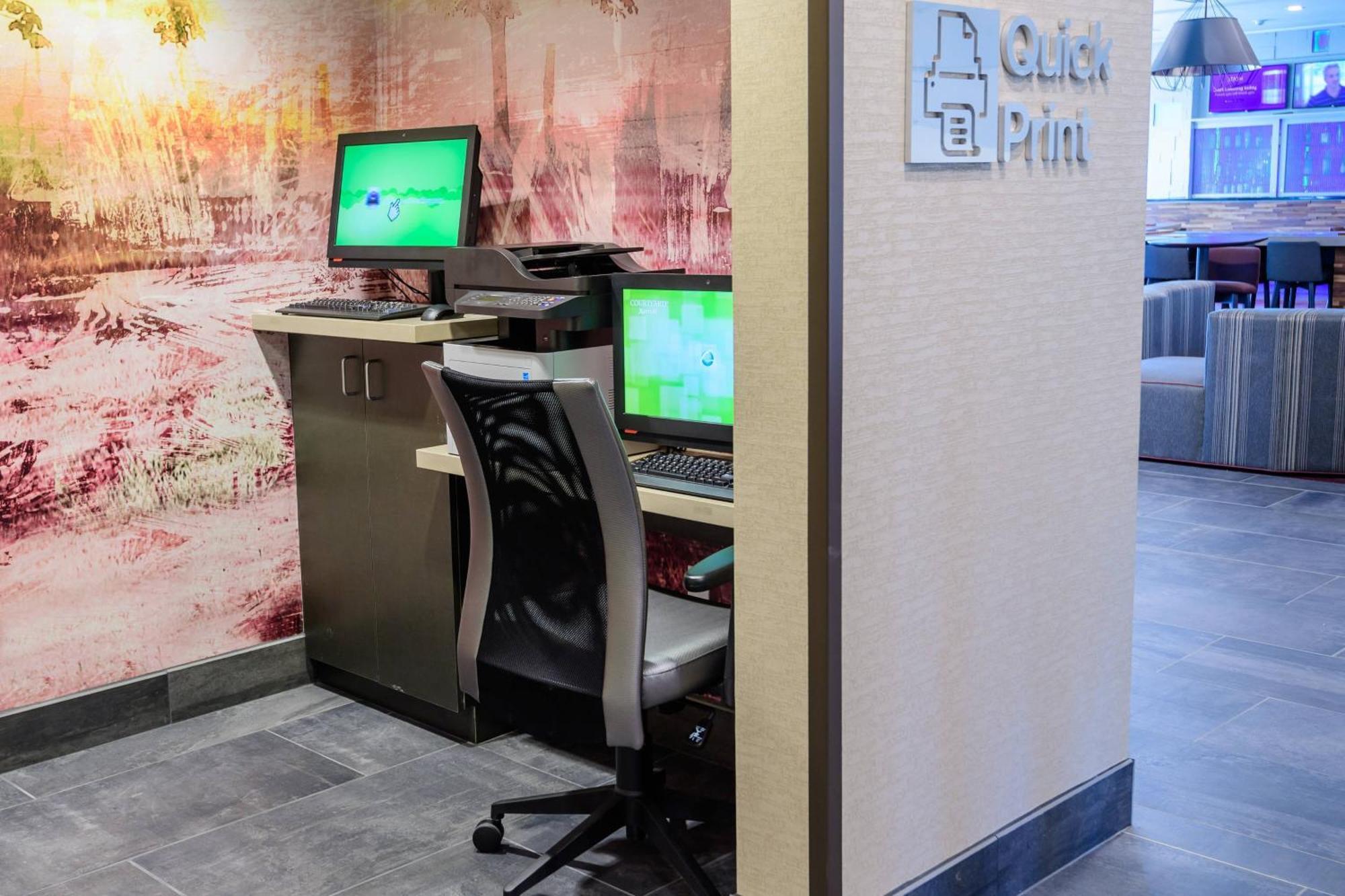 Courtyard By Marriott Lake Jackson Bagian luar foto