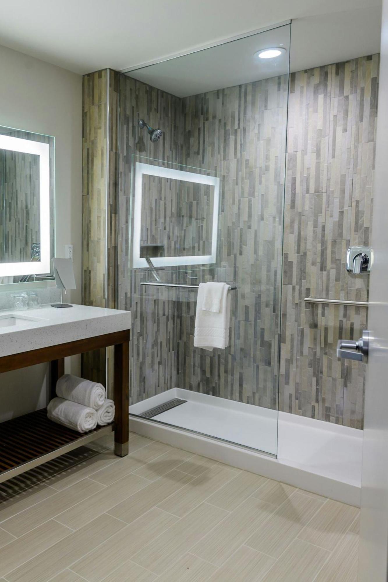 Courtyard By Marriott Lake Jackson Bagian luar foto