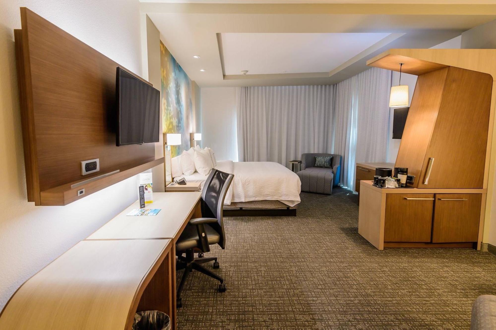 Courtyard By Marriott Lake Jackson Bagian luar foto