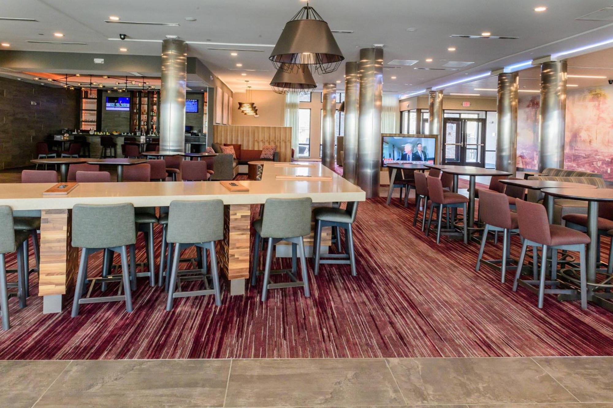 Courtyard By Marriott Lake Jackson Bagian luar foto
