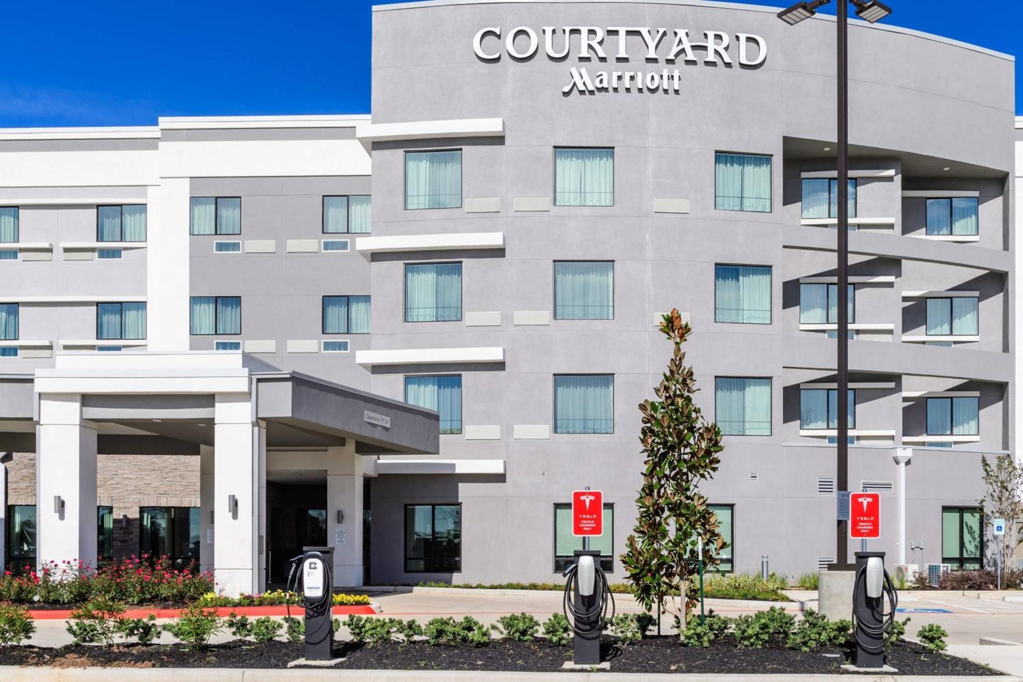 Courtyard By Marriott Lake Jackson Bagian luar foto