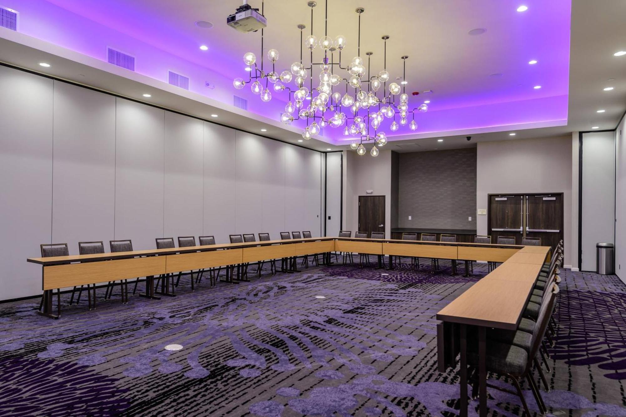 Courtyard By Marriott Lake Jackson Bagian luar foto