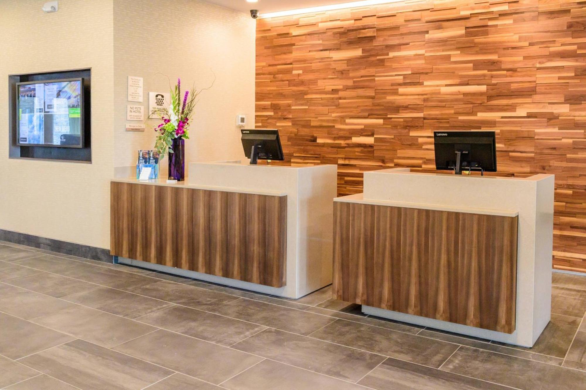 Courtyard By Marriott Lake Jackson Bagian luar foto